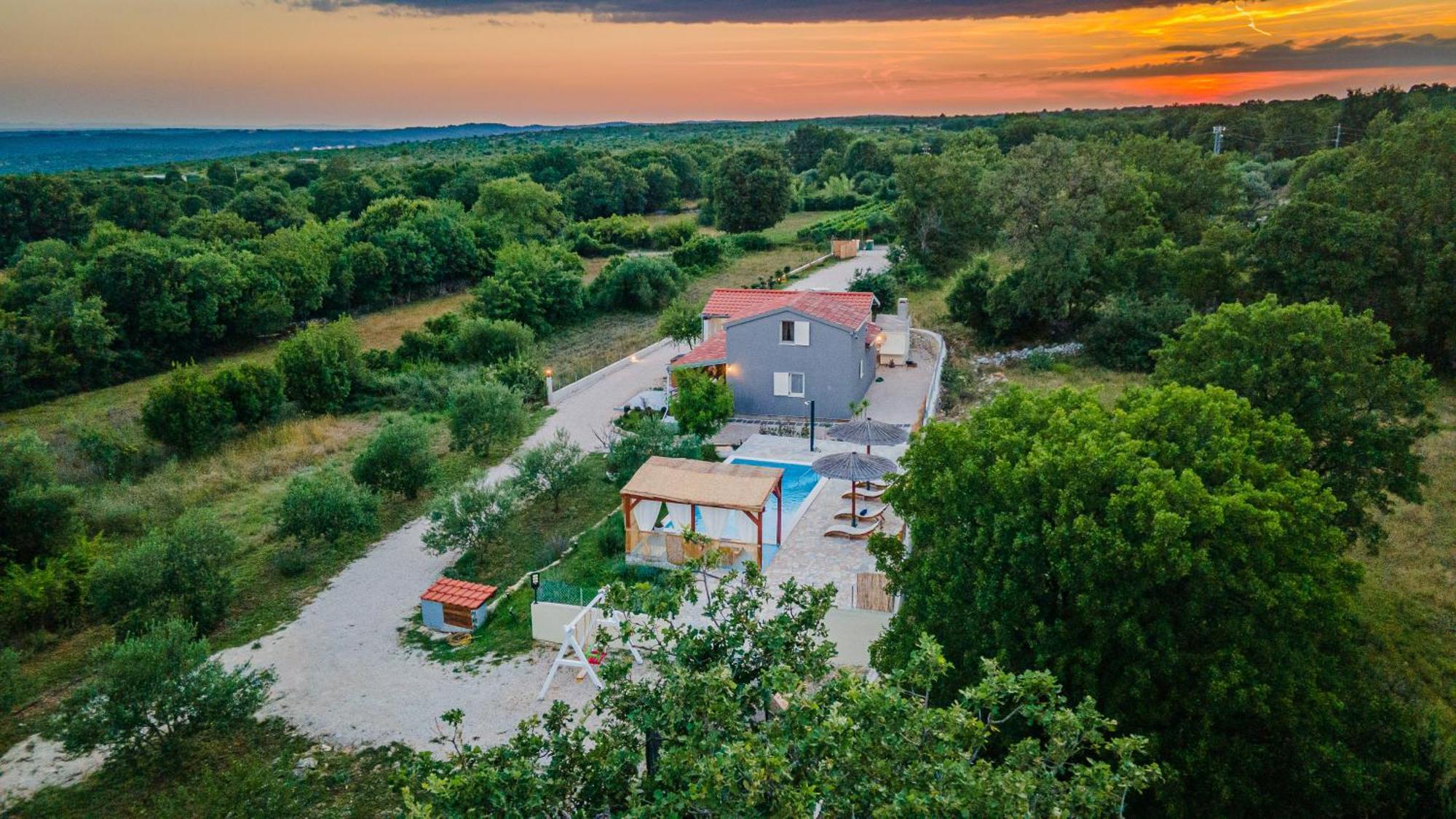 Appartement Kuca Za Odmor Cvitka à Slivnica Extérieur photo