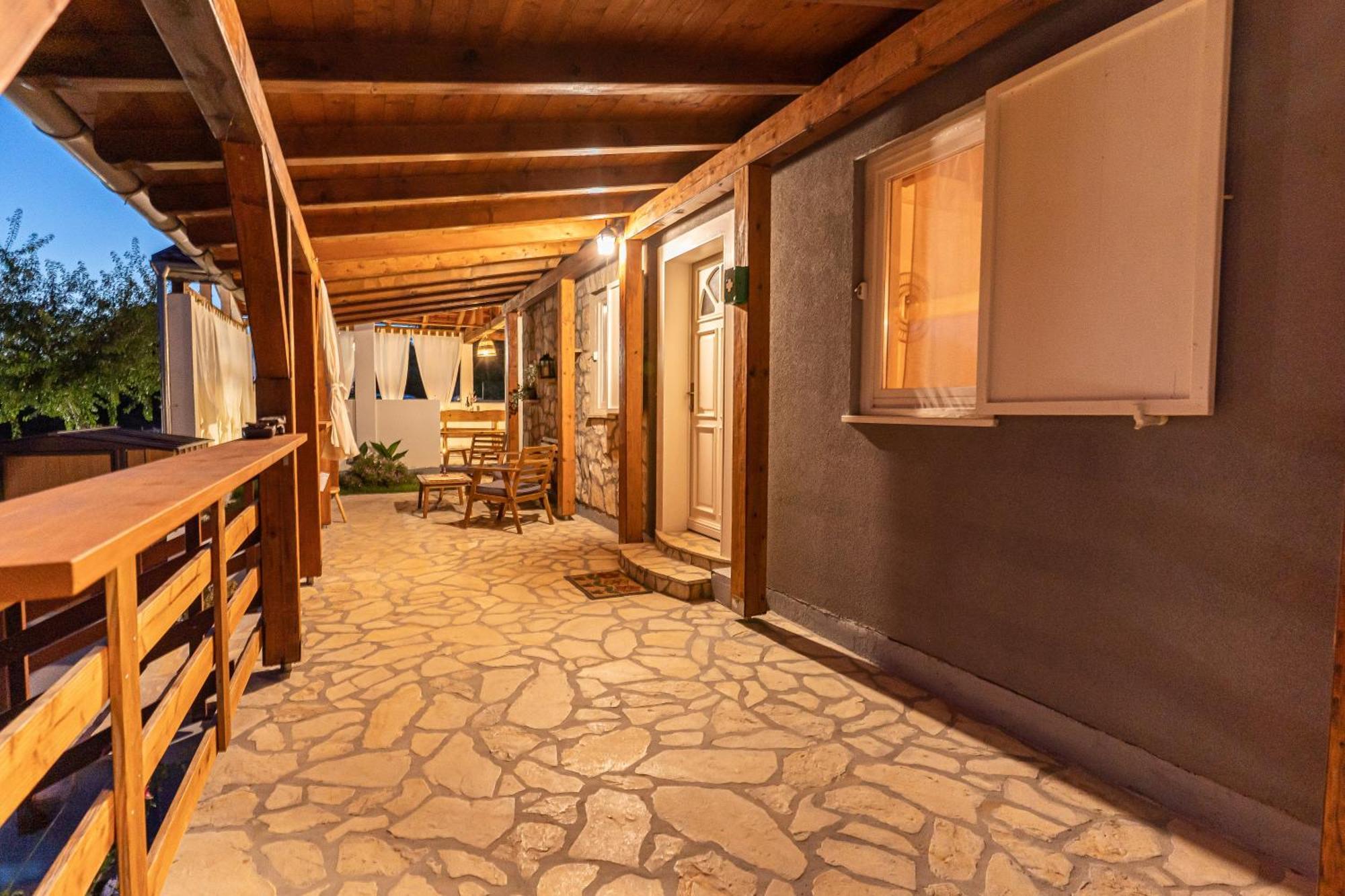 Appartement Kuca Za Odmor Cvitka à Slivnica Extérieur photo